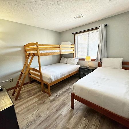 Spacious Modern Condo - 1St Floor - One Block To The Beach Myrtle Beach Esterno foto